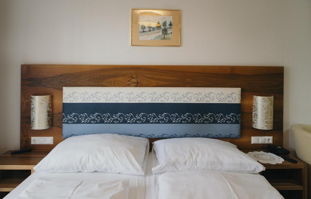 Hotel Paradiesquelle Puchberg am Schneeberg Buitenkant foto